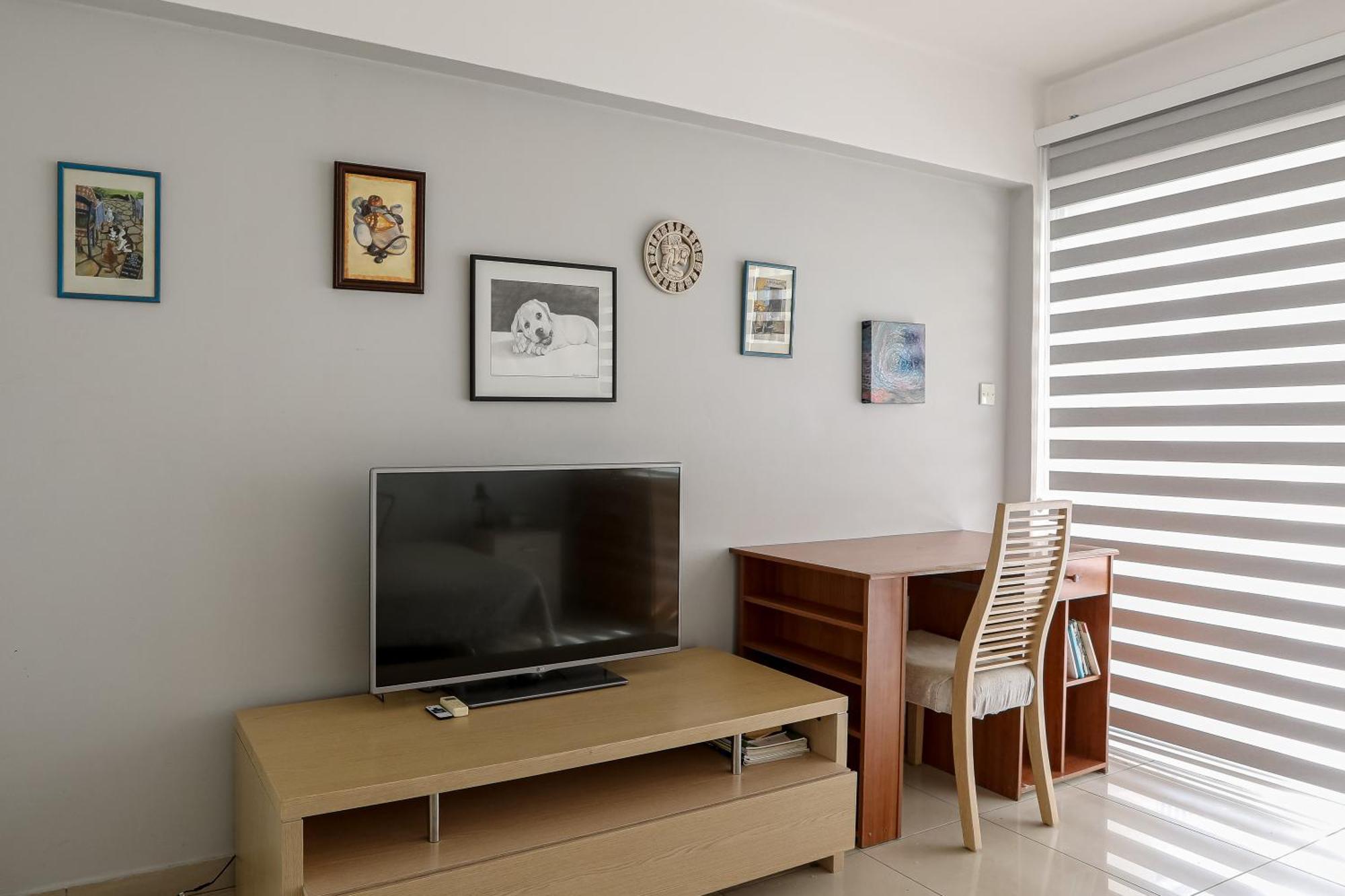 Lovely Bedroom In Shared Apartment Oroklini Exterior foto